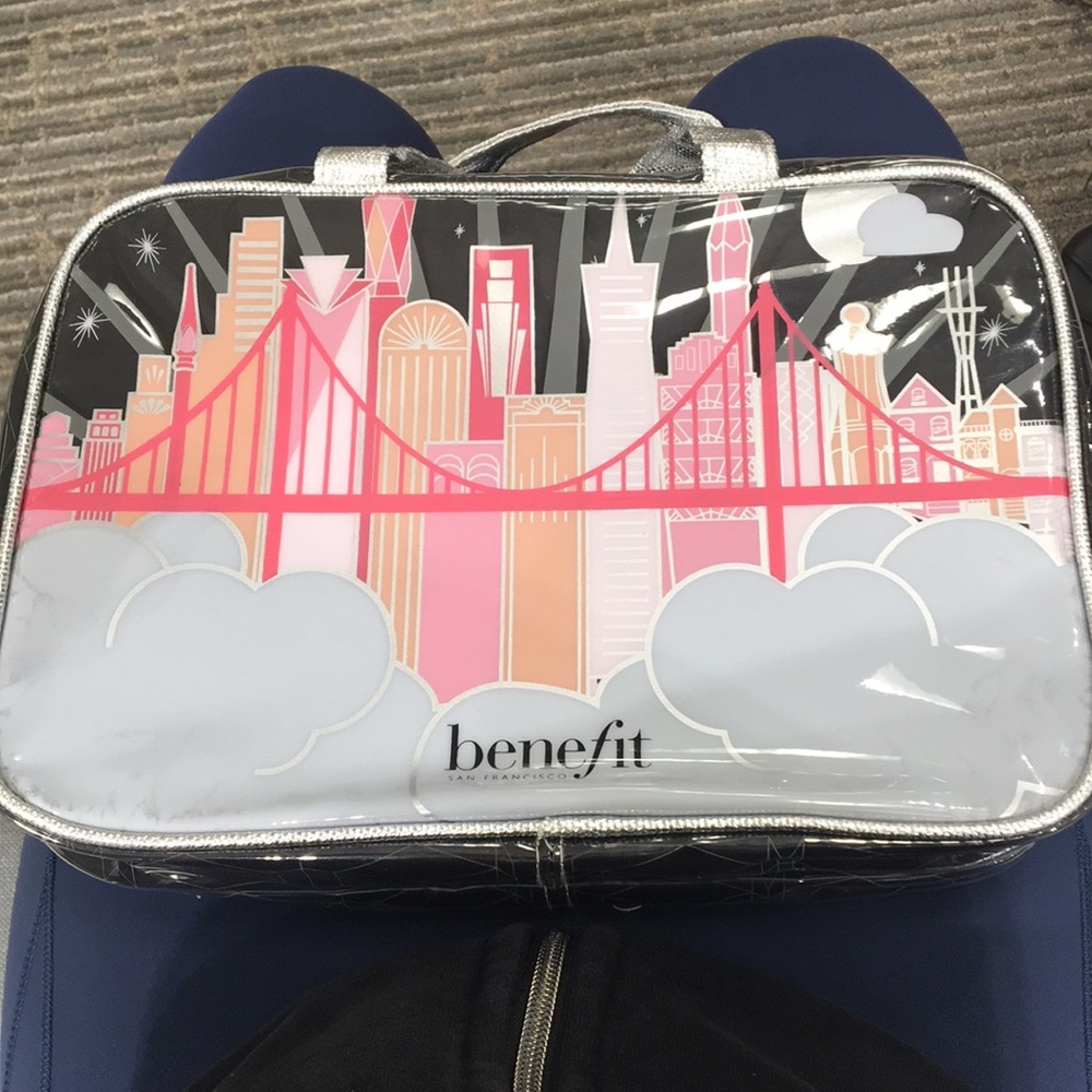 LIMITED EDITION BENEFIT MAKEUP BAG